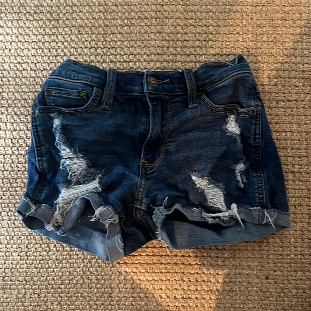 Hollister ripped jean shorts!!